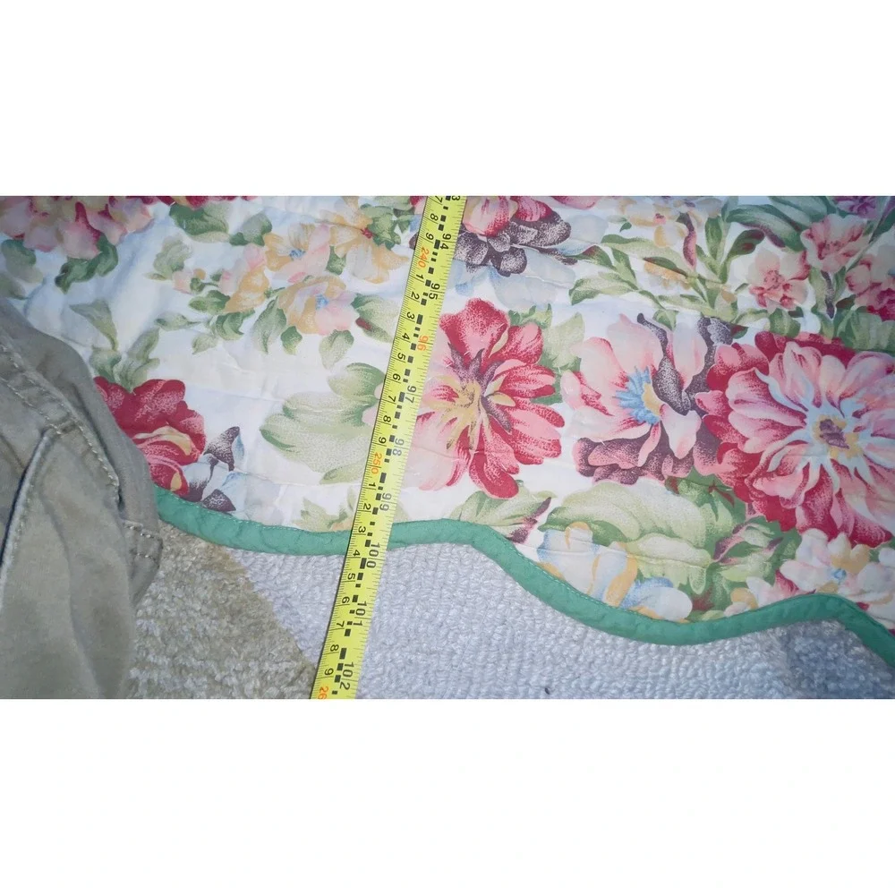 VTG Floral & Reversible Wedding Ring Scalloped Bedspread Quilt 102x83 Multicolor